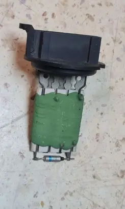 Mitsubishi Colt Heater blower motor/fan resistor 2R15K R27K R74K