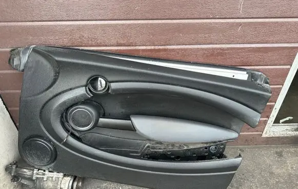 Mini One - Cooper Clubman R55 Front door card panel trim