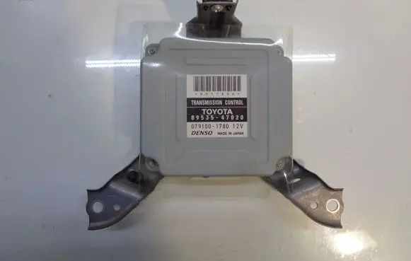 Toyota Prius (XW20) Gearbox control unit/module 8953547020
