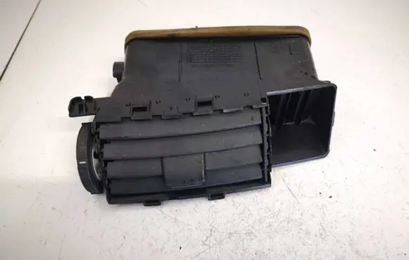 Toyota Verso Dash center air vent grill 556700f030 55670-0f030