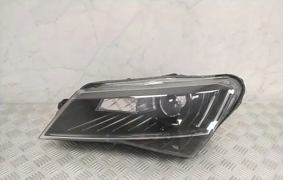 Skoda Superb B8 (3V) Headlight/headlamp 3V1941015B