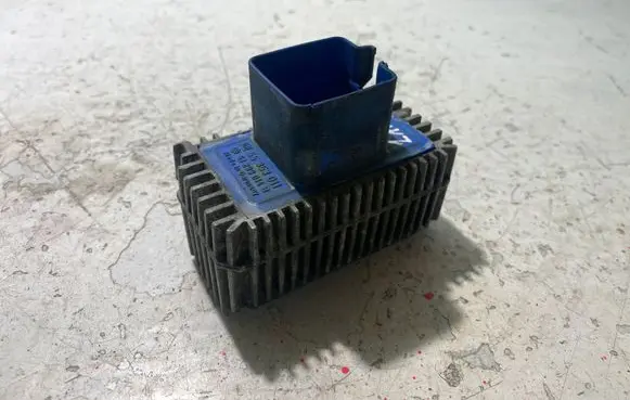 Opel Zafira B Glow plug pre-heat relay 55353011 51299014B