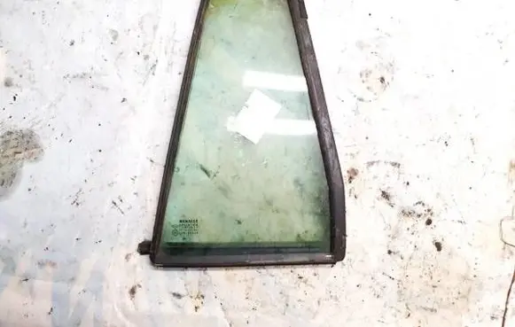 Renault Laguna II Rear vent window glass dot24as2m25