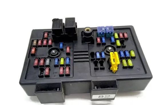 Chevrolet Captiva Fuse box set 9682108282 7D200413