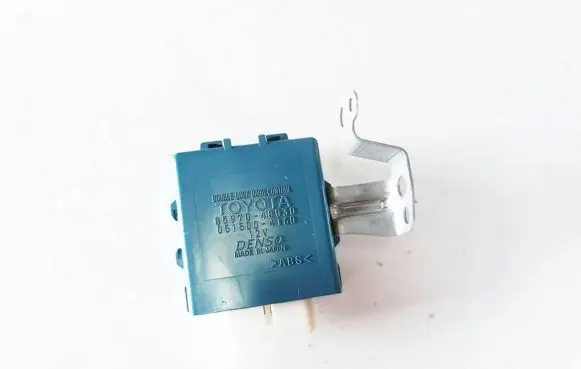 Lexus RX 450H Central locking relay 8597048030 0515004160