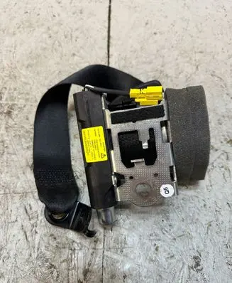 Mercedes-Benz CLS C218 X218 Rear seatbelt 33056784D BAMPT10597