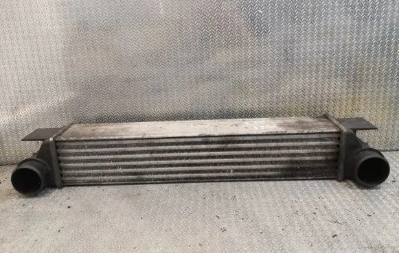 BMW 5 E39 Intercooler radiator 1612787