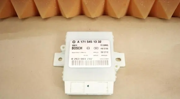 Mercedes-Benz SLK R171 Parking PDC control unit/module 1715451332 A1715451332