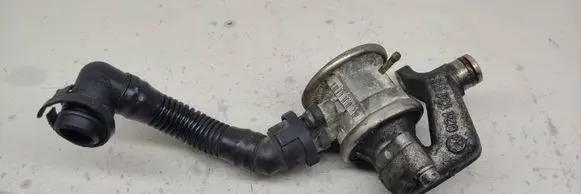 Volkswagen Jetta IV EGR valve 021131119C