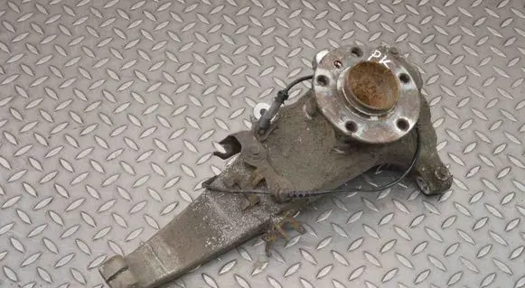 BMW 5 F10 F11 Front wheel hub