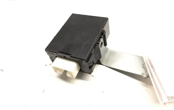 Toyota Highlander XU40 Gateway control module PT39860080EC