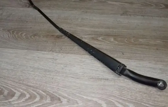 Volvo V70 Front wiper blade arm 8624246