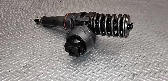 Volkswagen Sharan Fuel injector 038130073AK