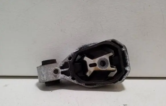 Mercedes-Benz GLB X247 Engine mount bracket A2472400400