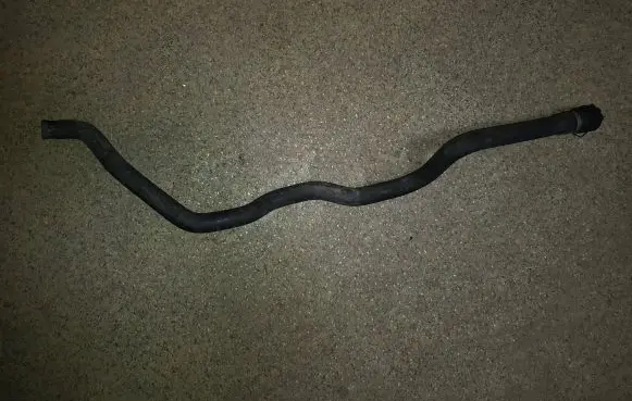 BMW 5 E39 Engine coolant pipe/hose 64218378369
