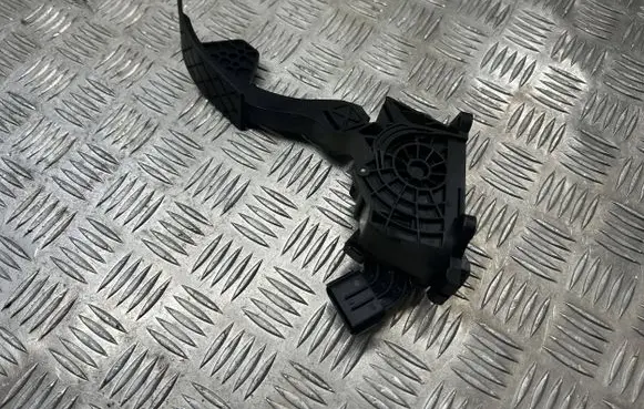 Volkswagen Polo V 6R Accelerator throttle pedal 6C1721503B