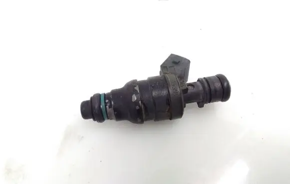 Mercedes-Benz E W124 Fuel injector 0280155209 0000787323