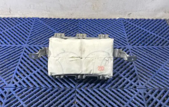 Lexus CT 200H Passenger airbag tg10b01002 1D0776518P8Q