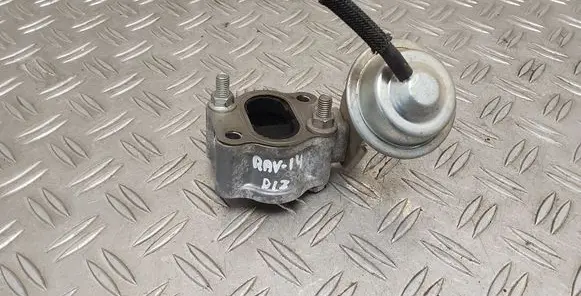 Toyota RAV 4 (XA40) Vacuum valve 