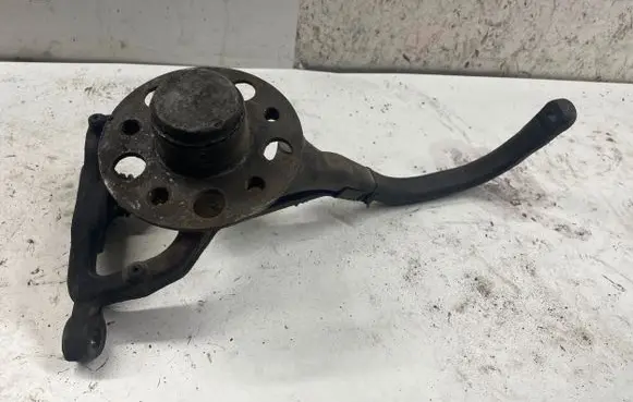 Mercedes-Benz E W211 Front wheel hub