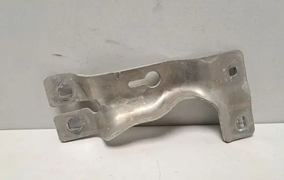 BMW X7 G07 Radiator support slam panel bracket 7421672