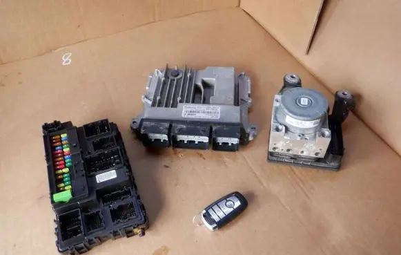 Ford Edge II Engine ECU kit and lock set 12A650