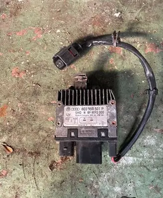 Audi A4 S4 B7 8E 8H Coolant fan relay 8E0959501P 898092000