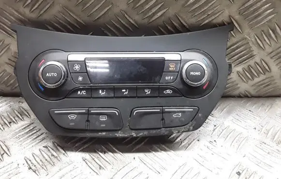 Ford C-MAX II Climate control unit AM5T18C612BE WD9A17526