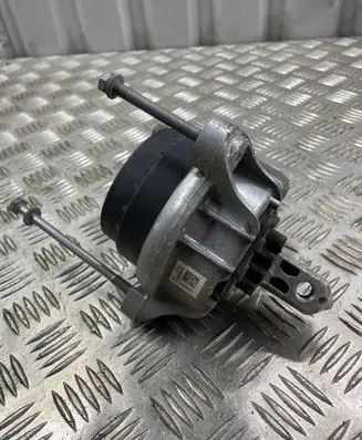 BMW 5 F10 F11 Engine mount bracket 6785601
