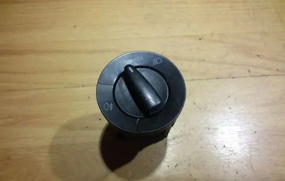 Volkswagen PASSAT B5 Light switch TC41C0941531