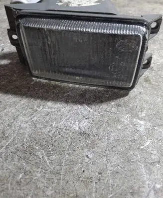 Volkswagen PASSAT B3 Front fog light 301133478