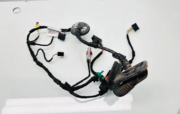 Volkswagen Jetta VI Front door wiring loom 5CU971121G FJK76F230 4l0971841