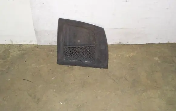 Trunk/boot lower side trim panel