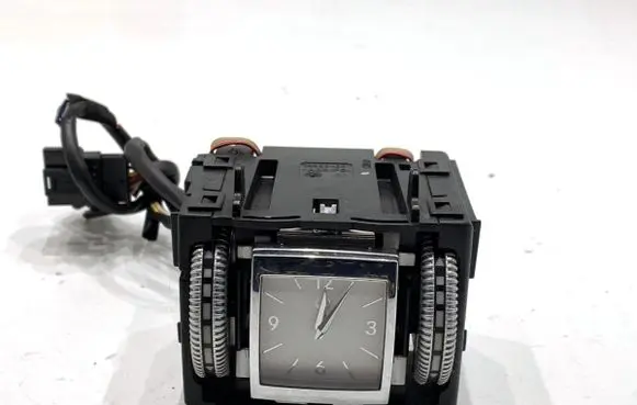 Mercedes-Benz S W221 Clock 