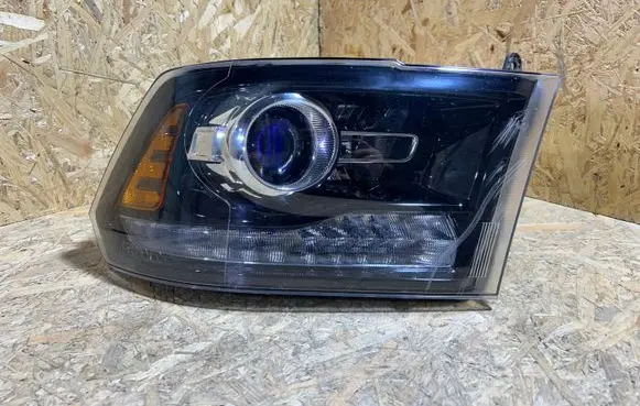 Dodge VAN RAM Headlight/headlamp E22303