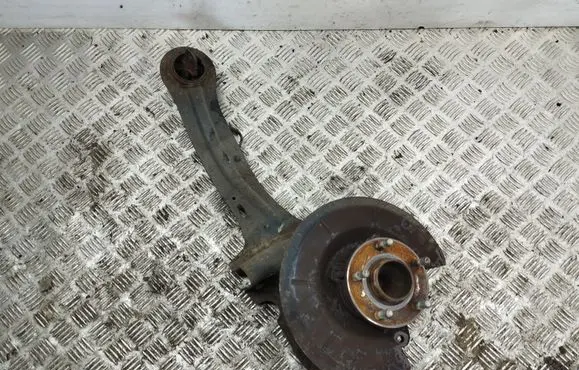 Rear wheel hub