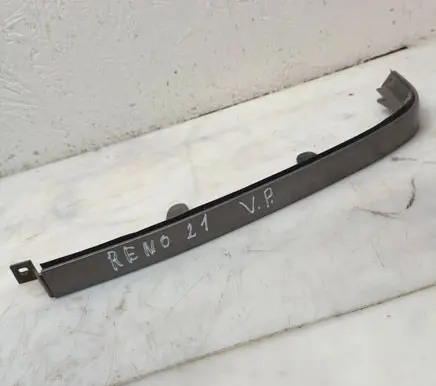 Renault 21 Under headlight/headlamp trim 7700789900