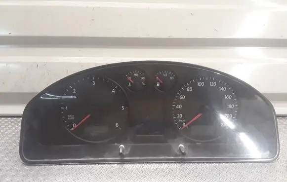 Volkswagen Transporter - Caravelle T5 Speedometer (instrument cluster) 88311346