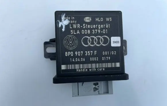 Audi A3 S3 8P Light module LCM 8P0907357F 5LA00837901
