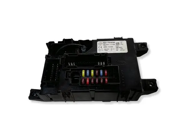 Fiat Punto (188) Fuse module 00517954290