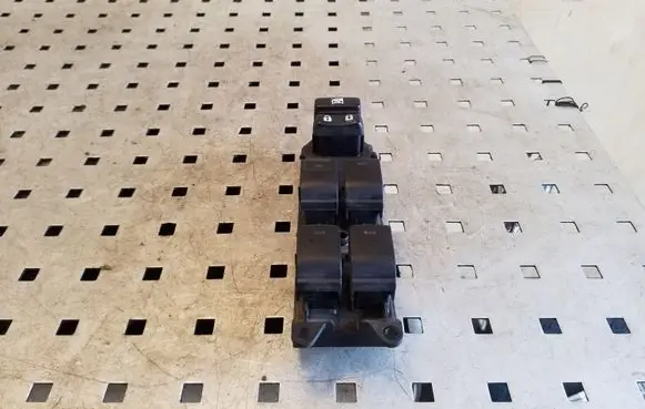 Lexus CT 200H Electric window control switch 515220