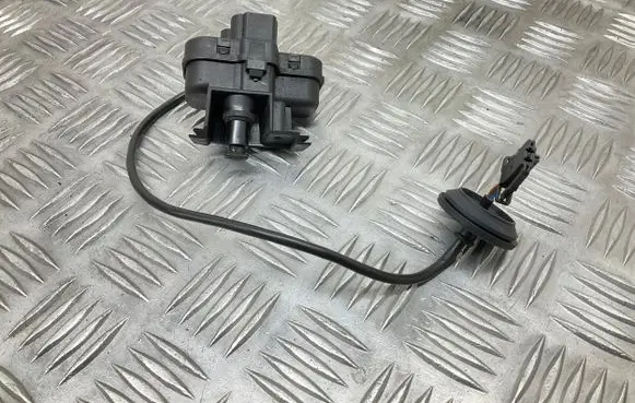 Volkswagen Scirocco Fuel tank cap lock 5N0810773D