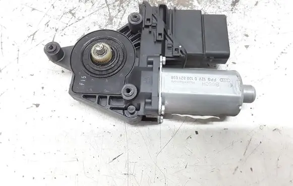 Skoda Superb B5 (3U) Rear door window regulator motor 0130821696