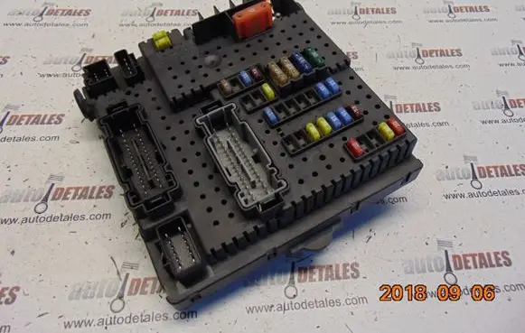 Volvo XC90 Fuse module 28017881