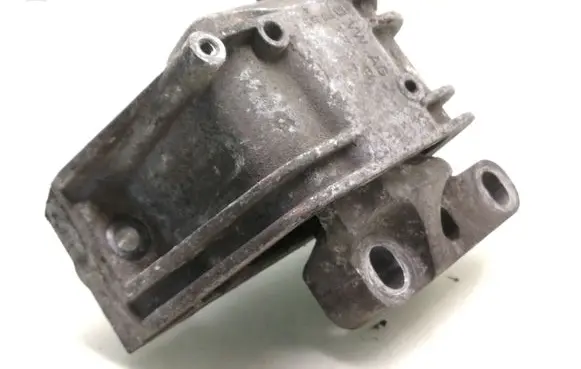 Volkswagen PASSAT B6 Engine mount bracket 1K0199262P