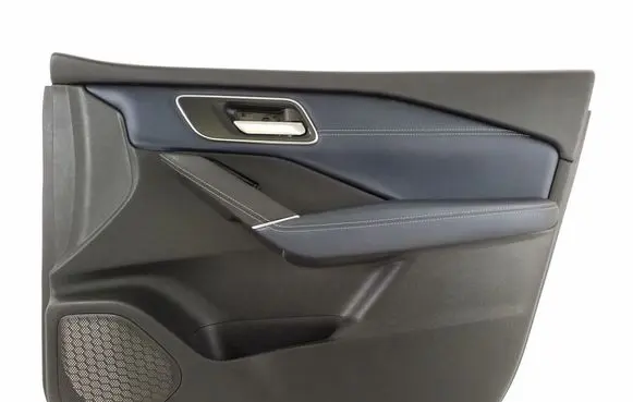 Nissan Qashqai J12 Front door card panel trim 809A06UN4A