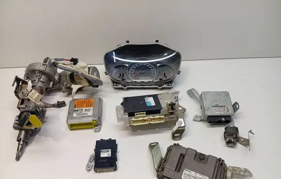Toyota Yaris Engine ECU kit and lock set 896610DK50 892210D470 891700D600