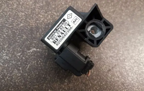 Renault Scenic II - Grand scenic II Airbag deployment crash/impact sensor 8200682396AH 601298200