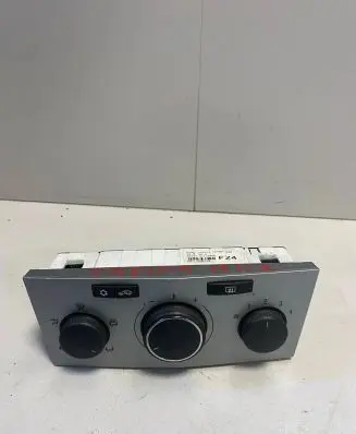 Opel Zafira B Climate control unit 13308174 15092009 901513140002