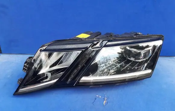 Skoda Octavia Mk3 (5E) Headlight/headlamp 5E1941015D